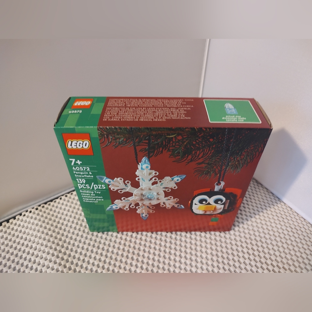Lego 40572 Penguin & Snowflake Ornaments NWT Building Toy Set - Picture 2 of 3